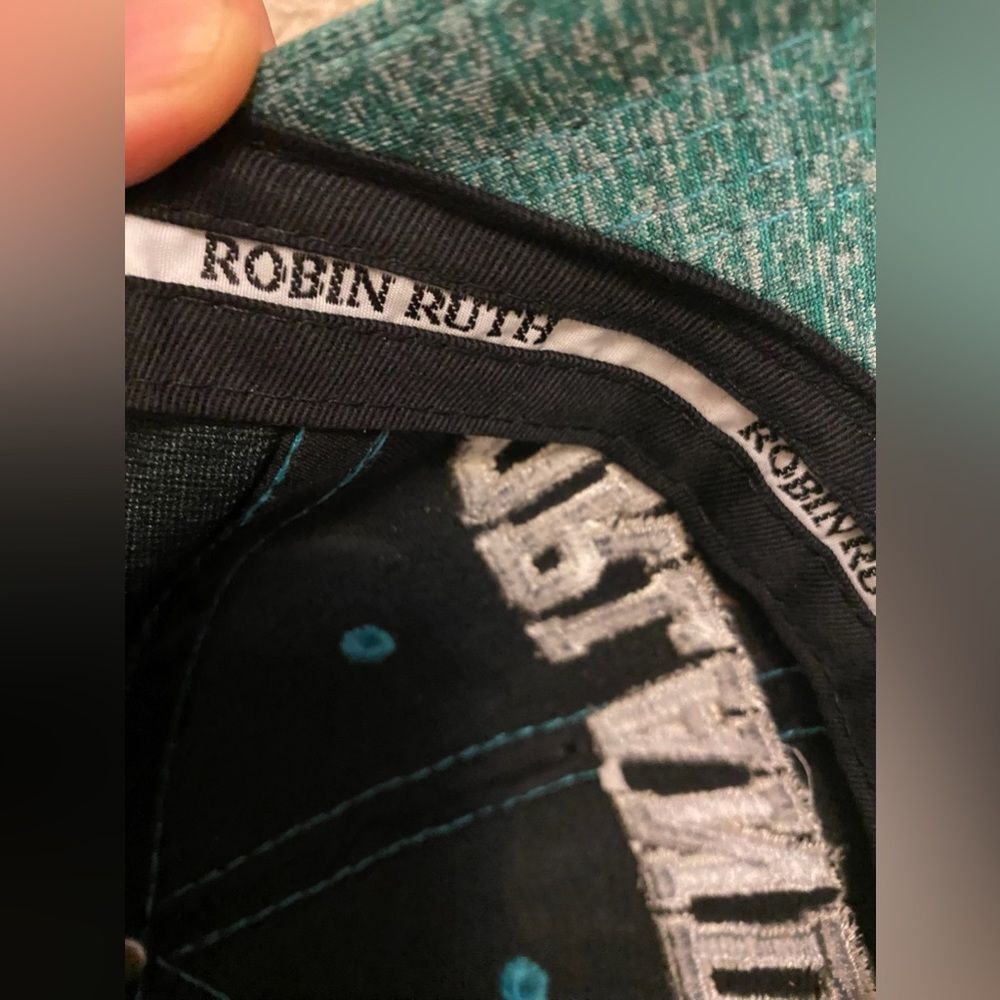 Robin Ruth Hats - Picture 4 of 5